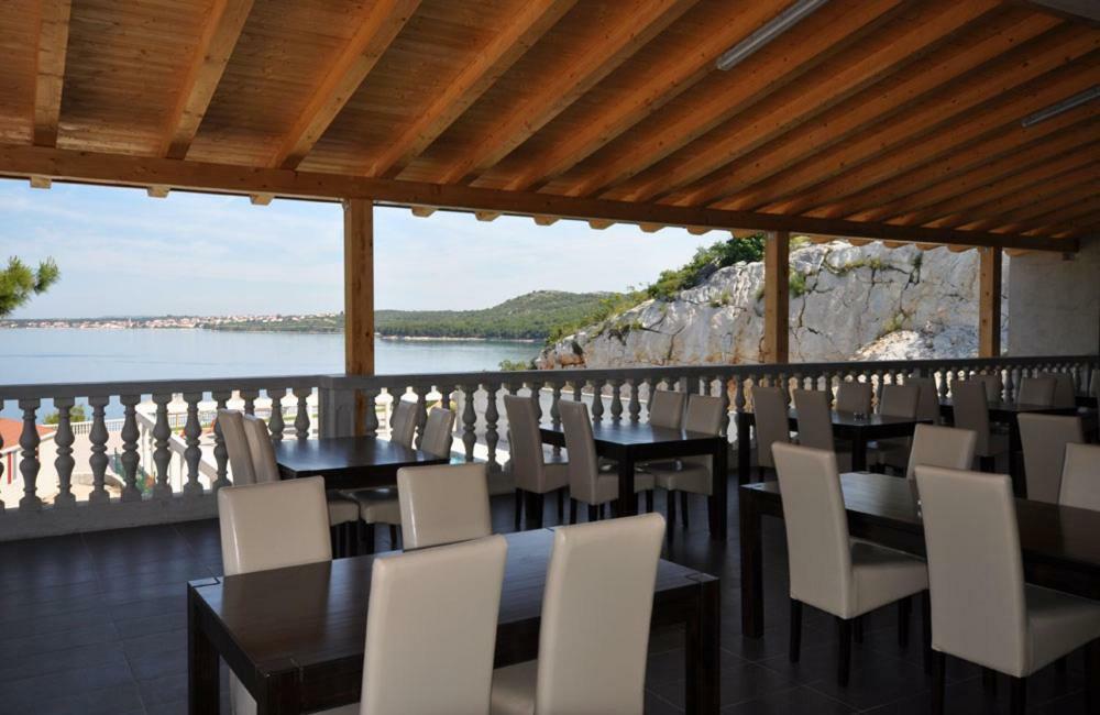 Holiday Home Orsag Drage Buitenkant foto